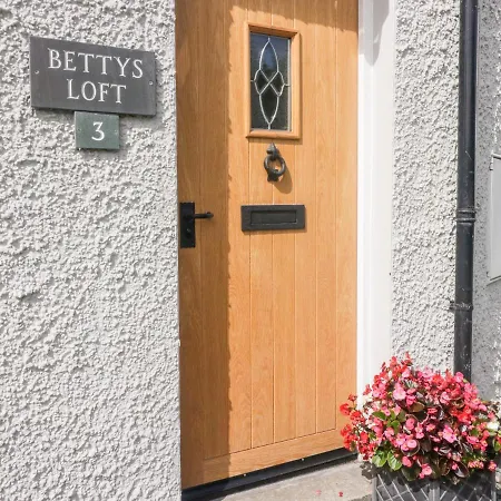 Betty's Loft Эмблсайд